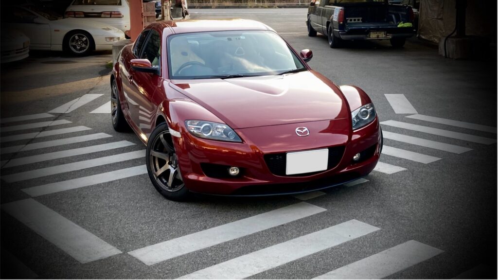 RX-8（Sport Prestige LimitedⅡ）のフロントビューとエンケイ