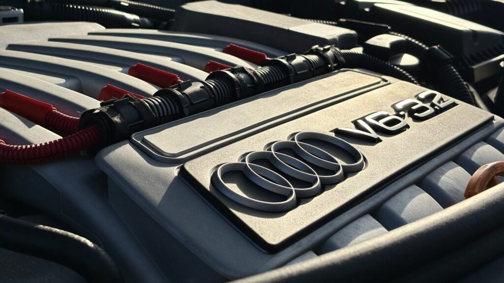 アウディA3 3.2 quattroのV6エンジン