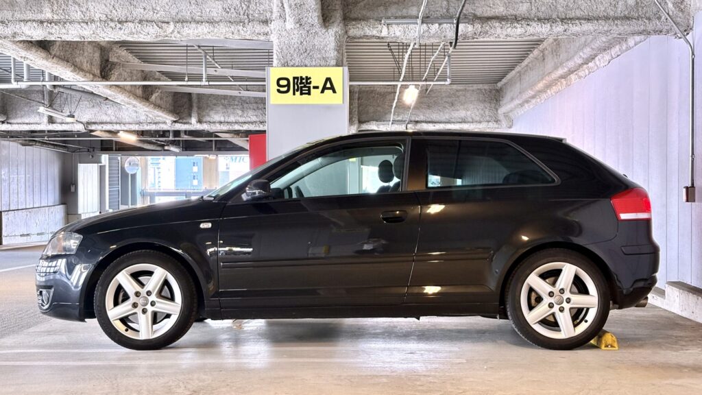 立体駐車場とアウディA3